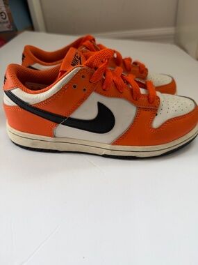 Nike Kids Orange, White & Black Low-Top Sneakers